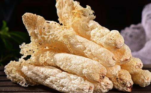 竹蓀哪個(gè)部位不能吃 竹蓀煲湯什么時(shí)候放最好