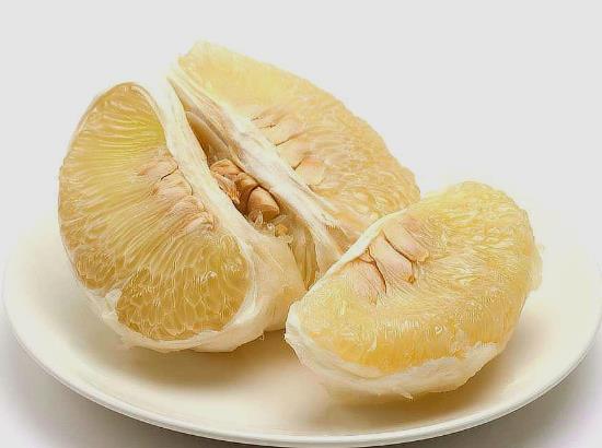 柚子皮是吃外皮還是白色那層?柚子切開有蜂蜜樣粘液正常嗎?