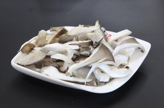平菇發(fā)黑了還能不能吃?平菇發(fā)黃還能吃嗎?