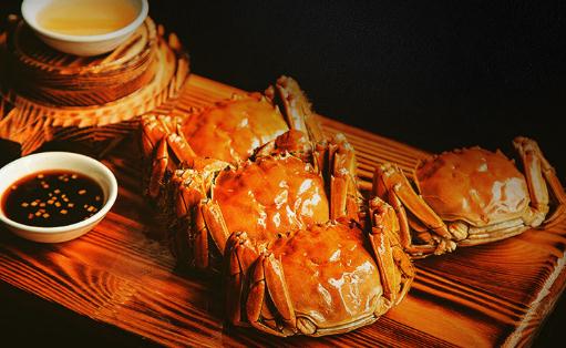 吃螃蟹中毒多久有反應(yīng) 螃蟹沒熟透吃了要不要緊