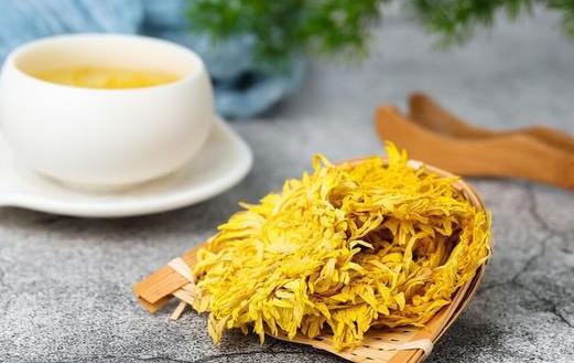 菊花茶安神還是提神 菊花茶適合什么季節(jié)什么時(shí)間喝