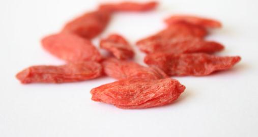 泡過的枸杞有必要吃嗎 枸杞泡水一次放多少粒