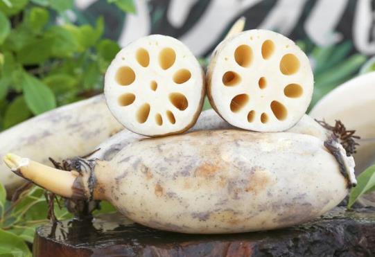 藕有點淺綠色的能吃嗎?蓮藕發(fā)紫是怎么回事?