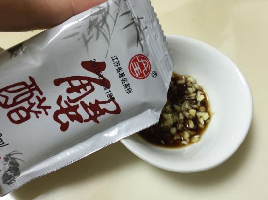 蟹醋可以當(dāng)陳醋吃嗎?蟹醋可以蘸餃子吃嗎