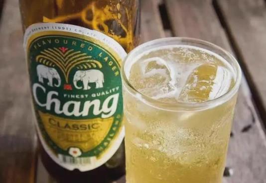 啤酒沒(méi)有泡沫是什么原因?倒啤酒為什么有很多泡沫?