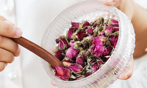 玫瑰花茶一周喝多少次 玫瑰花泡水喝有什么好處