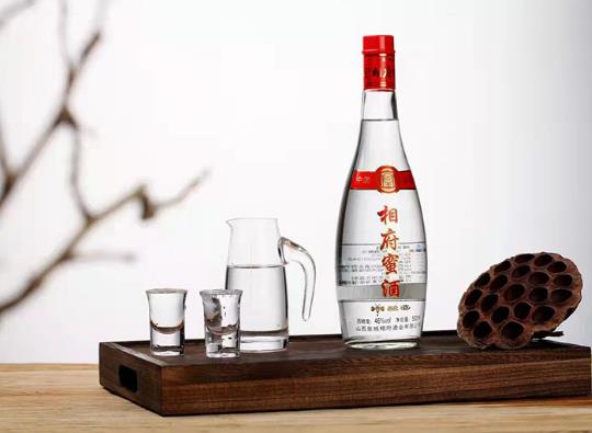 醬香型白酒和濃香型白酒有什么區(qū)別?濃香白酒放幾年口感最好