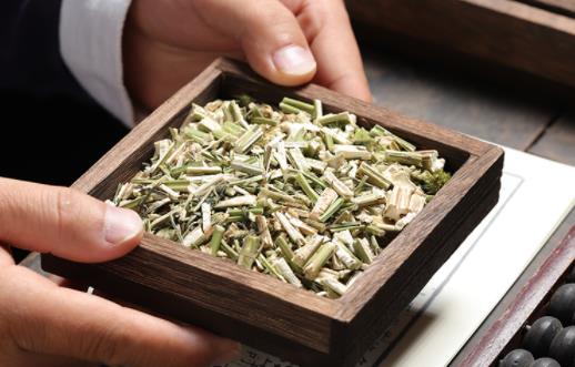 益母草喝完肚子疼怎么回事 益母草喝多長(zhǎng)時(shí)間最好