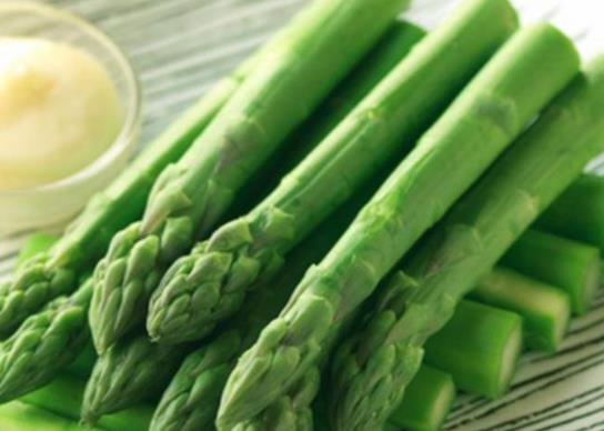 蘆筍一天可以吃幾根?吃蘆筍小便有異味正常嗎