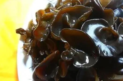 木耳用什么水泡發(fā)好?木耳泡久了還可以吃嗎?