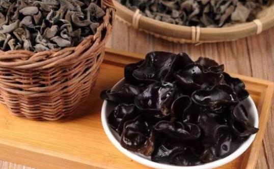 脯乳期可以吃木耳嗎?脯乳期吃木耳會(huì)回奶嗎?