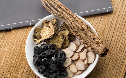 四物湯晚上可以喝嗎 四物湯一個(gè)月要喝幾天