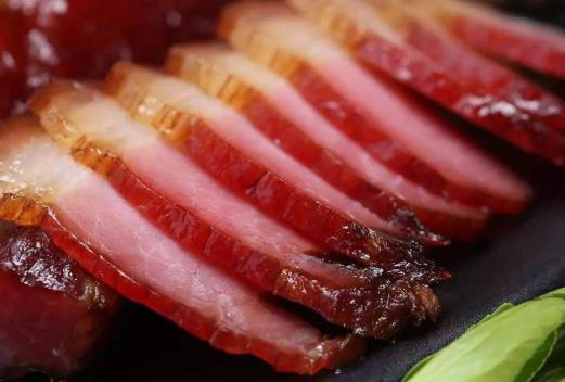 臘肉發(fā)霉了還能吃嗎?臘肉有白色的蟲還能吃嗎