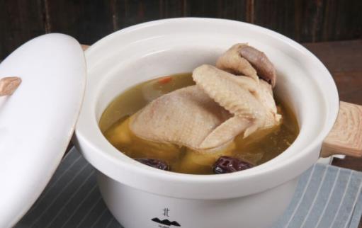一周吃一只鴿子會(huì)不會(huì)太補(bǔ)了 老鴿子好還是嫩鴿子好