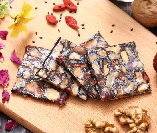 阿膠糕涼了就可以切塊了嗎?阿膠糕冷了還會(huì)拉絲嗎