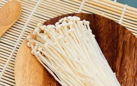 過(guò)夜的金針菇可以吃嗎?金針菇發(fā)黃了還能吃?