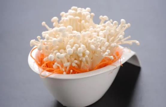 吃金針菇可以抗過(guò)敏是真的嗎?金針菇吃多了會(huì)怎么樣?