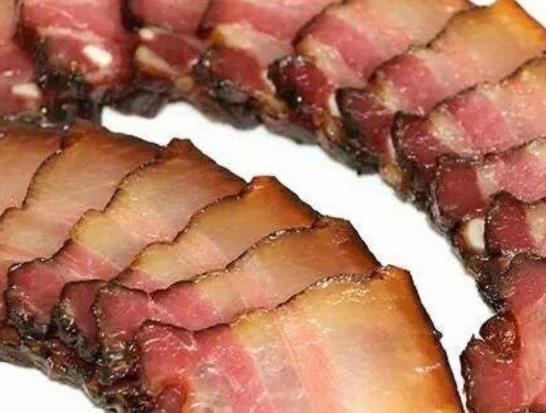 臘肉發(fā)霉長的是什么霉菌?臘肉曬出來紅色好還是白色好