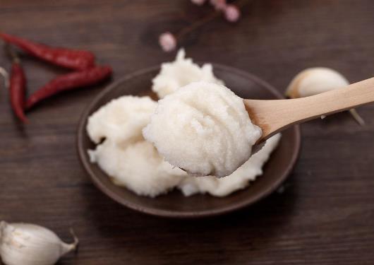 豬油每天可以攝入多少?豬油用什么裝不會(huì)變質(zhì)