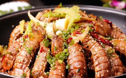 皮皮蝦沒(méi)熟吃了會(huì)咋樣 皮皮蝦可以吃皮嗎
