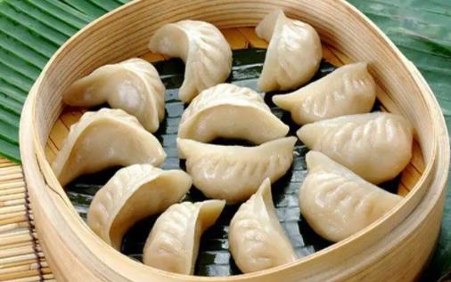 蒸餃子應(yīng)該冷水還是熱水 蒸餃子需要多長(zhǎng)時(shí)間才能蒸熟