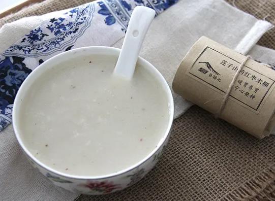 米糊怎么泡不會(huì)有疙瘩?沖米糊先放水還是米糊