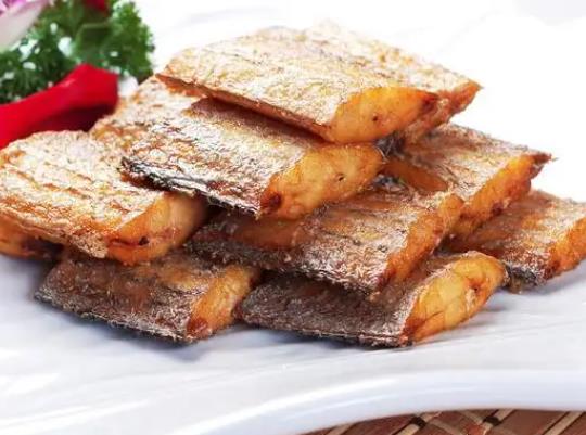 什么品種的帶魚好吃?新鮮帶魚身上的銀色可以吃嗎