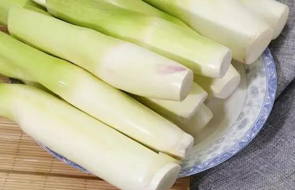 直腸癌手術(shù)后可以吃茭白嗎?茭白有點(diǎn)灰可以吃嗎?