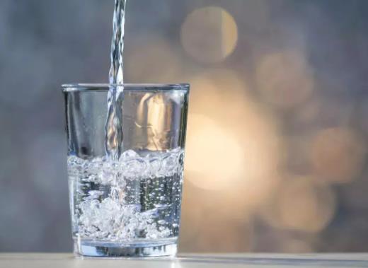 堿性水是蘇打水嗎?堿性水燒開了喝對(duì)身體有害嗎