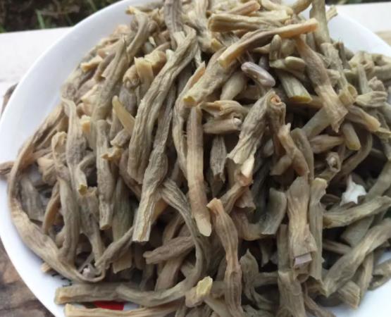 干豆角泡發(fā)了三天還能吃嗎?干豆角是直接曬還是燙一下曬