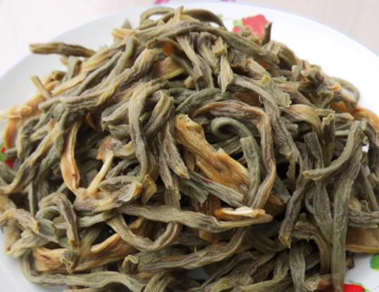 干豆角泡發(fā)了三天還能吃嗎?干豆角是直接曬還是燙一下曬