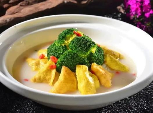 蛋餃吃起來酸酸的是壞了嗎?蛋餃是蒸熟保存還是生的保存