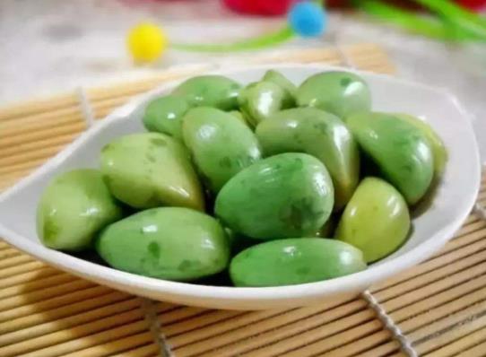 吃完臘八蒜嘴巴會(huì)有味嗎?臘八蒜吃完還能放新蒜嗎