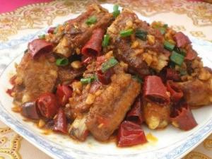 家常麻辣排骨怎么做好吃？家常麻辣排骨的做法