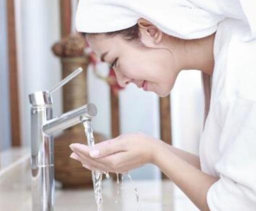 臉上長(zhǎng)斑吃什么好調(diào)理 臉上長(zhǎng)斑的原因 臉上長(zhǎng)斑怎么辦
