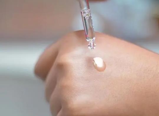 美容油可以帶上飛機(jī)嗎?美容油可以和蘆薈膠一起嗎?