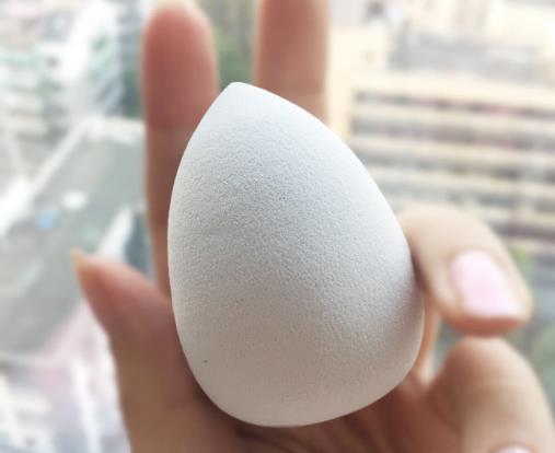 美妝蛋打濕會(huì)更好上妝嗎?美妝蛋打濕到什么程度?