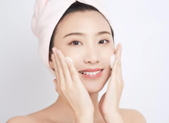 喝中藥痤瘡一個(gè)月了痤瘡還是在長(zhǎng)怎么辦?痤瘡千萬(wàn)別去皮膚科什么意思