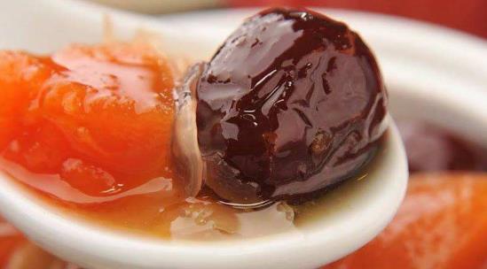 女人補(bǔ)血養(yǎng)膚湯