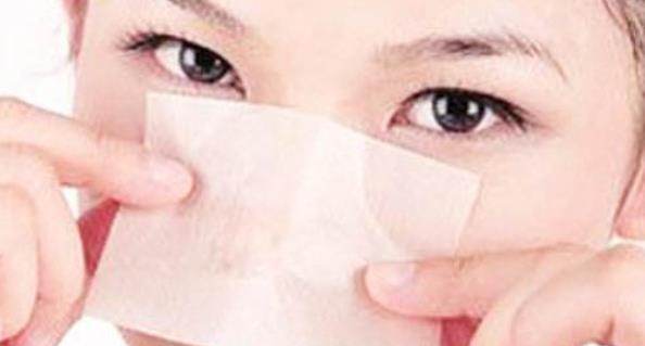鼻子容易出油是很多人的難言之隱 六招讓它干爽起來(lái)