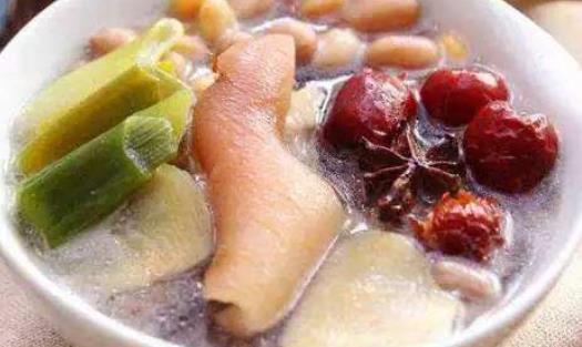 通過食療的方式進(jìn)行豐胸 五種食譜吃出豐滿上圍