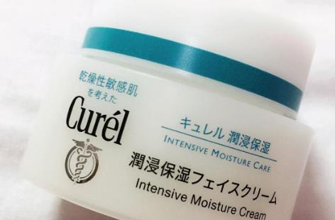 面部肌膚太干燥了更會(huì)感覺(jué)特別難受 幫你解決面部干燥的五妙招
