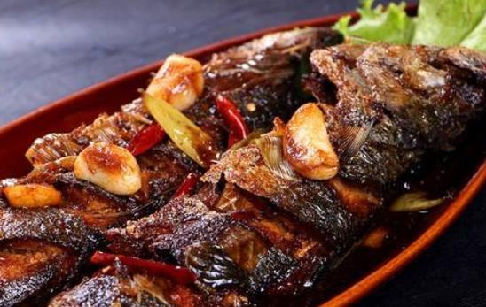 魚的食用和醫(yī)用價值更是推崇備至 常吃魚有益于滋潤肌膚