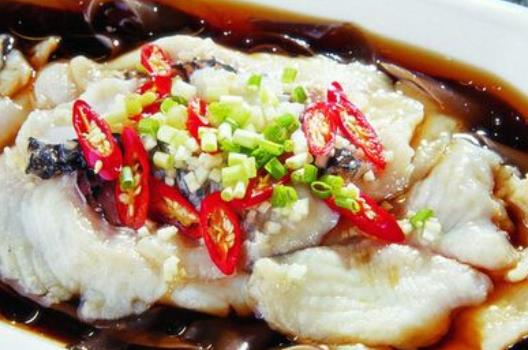 魚的食用和醫(yī)用價值更是推崇備至 常吃魚有益于滋潤肌膚