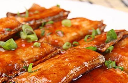 魚的食用和醫(yī)用價值更是推崇備至 常吃魚有益于滋潤肌膚