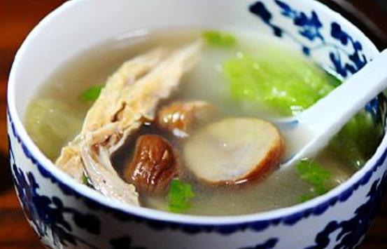 改善膚色的養(yǎng)膚食療 吃栗子對(duì)養(yǎng)膚有好處