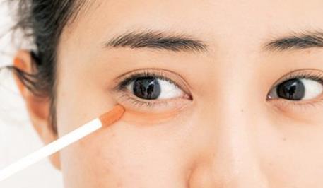 痔瘡膏酸奶去黑眼圈? 去黑眼圈雷區(qū)及正確做法