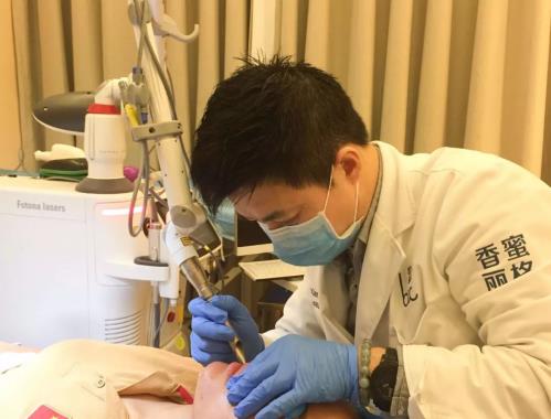 香蜜麗格【笑是原罪?】20歲就有法令紋了?難道是我老了嗎?