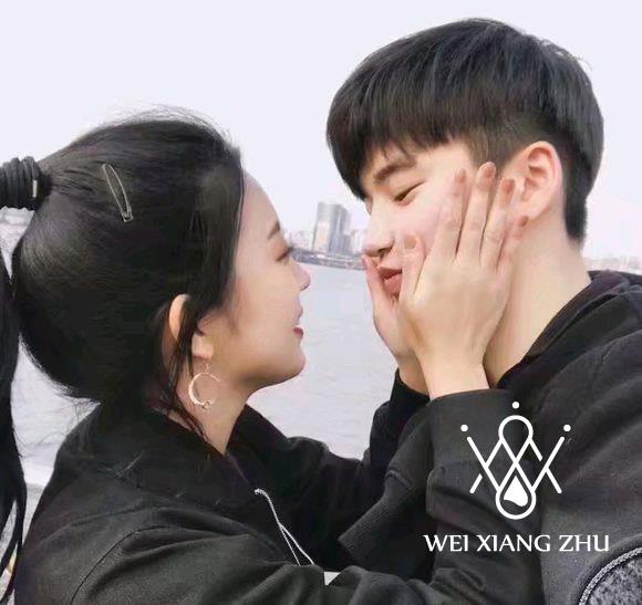 費(fèi)洛蒙香水有人用過(guò)嗎,費(fèi)洛蒙香水官網(wǎng)是多少