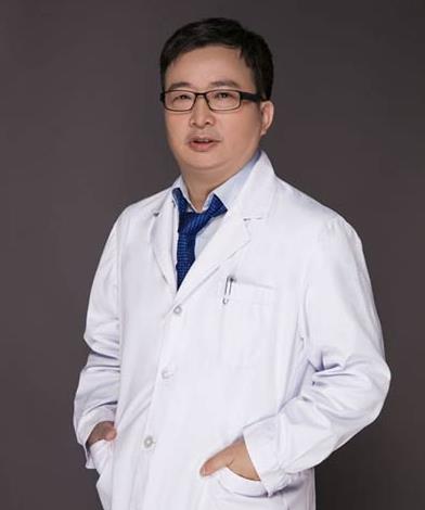 八大處整形謝洋春:假體隆鼻有副作用嗎?